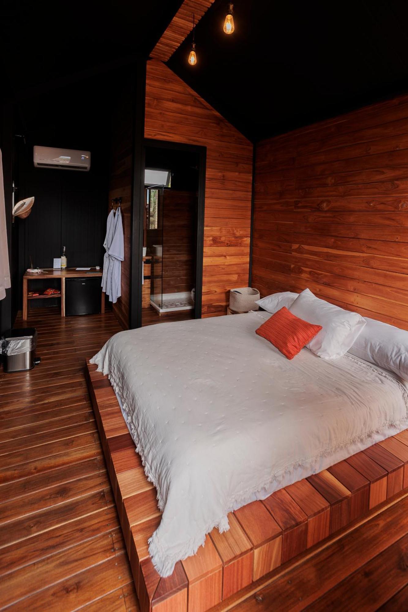 Hotel Coyote Alcocer Екстер'єр фото